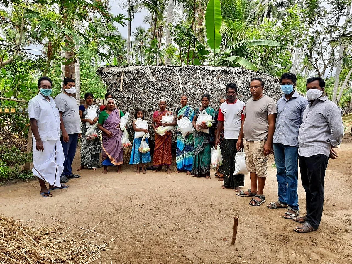கொரோனா காலத்தில் பாதிக்கப்பட்டவர்
களுக்கு உதவி