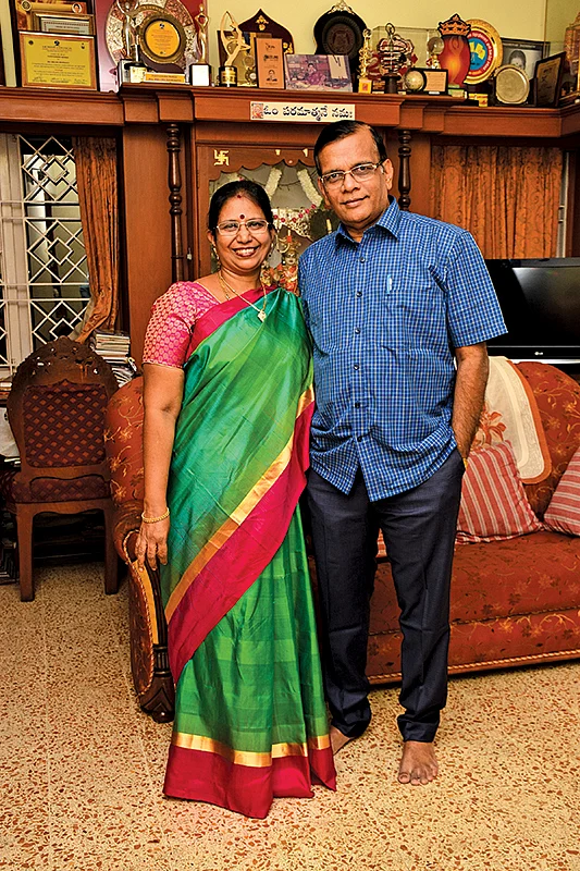 சுடர்விடும் மனைவிகள்... தூண்டுகோலாய் கணவர்கள்!