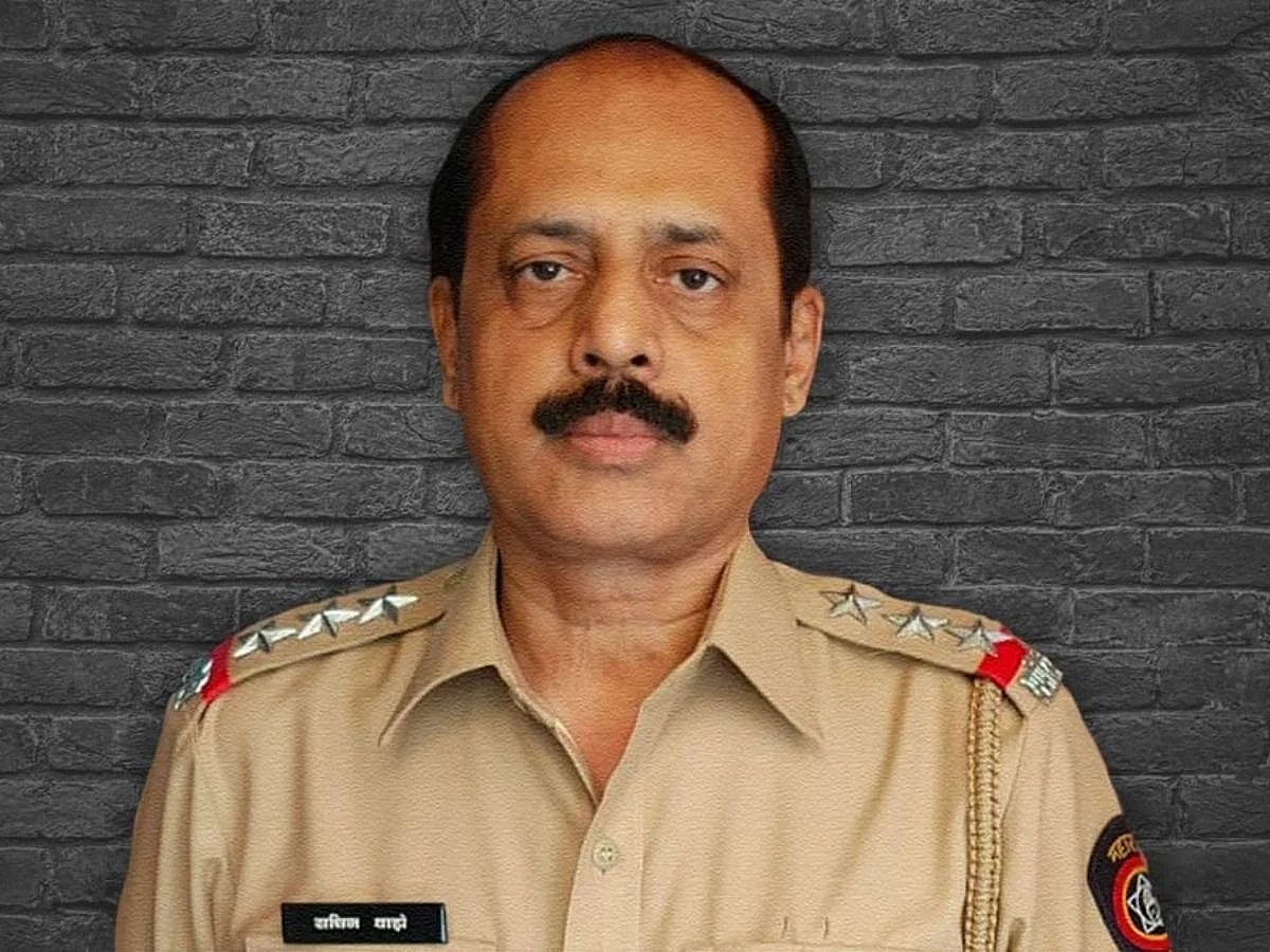 அம்பானி வீட்டின் அருகே வெடிகுண்டு நிரம்பிய கார் - ஸ்டார் ஹோட்டலில் தங்கி, திட்டம் தீட்டிய அதிகாரி