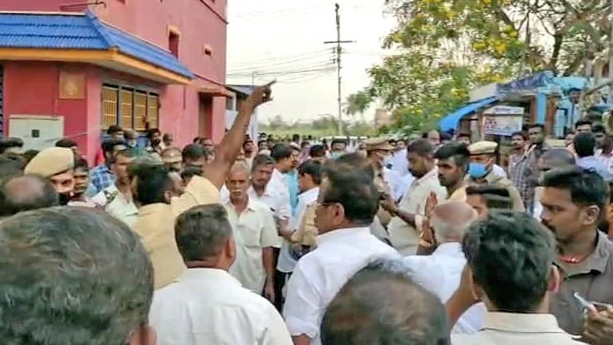 தொகுதிக்குள் முடங்கிய அமைச்சர்கள்