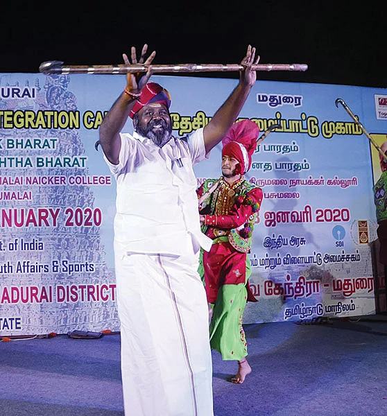 மந்திரி தந்திரி: ஆர்.பி.உதயகுமார்
