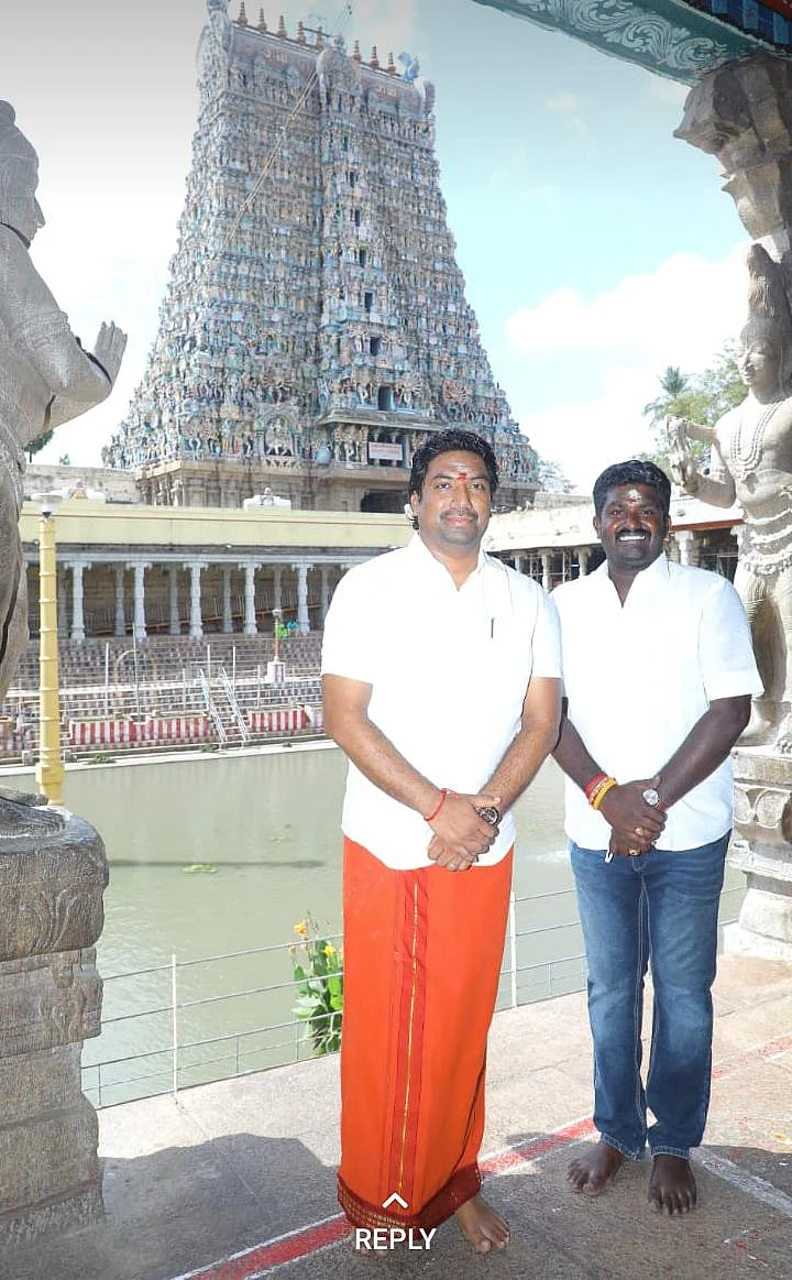 கோயிலுக்குள் ஜெயபிரதீப் எடுத்த படம்
