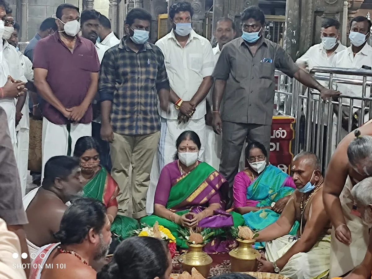 ராமேஸ்வரம் கோயிலில் சசிகலா