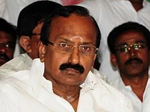 `தேனியில் இருந்தாலும், நான் எடப்பாடியின் ஆள்..!’ - ஜக்கையனைப் பழிவாங்கினாரா ஓ.பி.எஸ்?