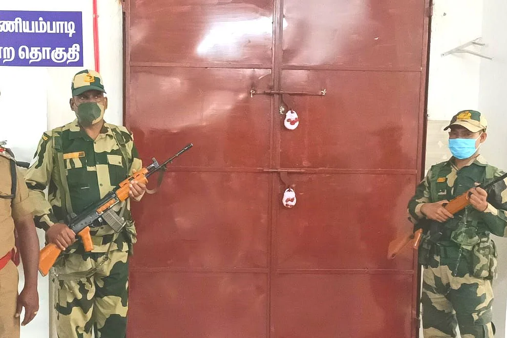 மின்னணு வாக்கு இயந்திரங்கள் அறைக்கான பாதுகாப்பு