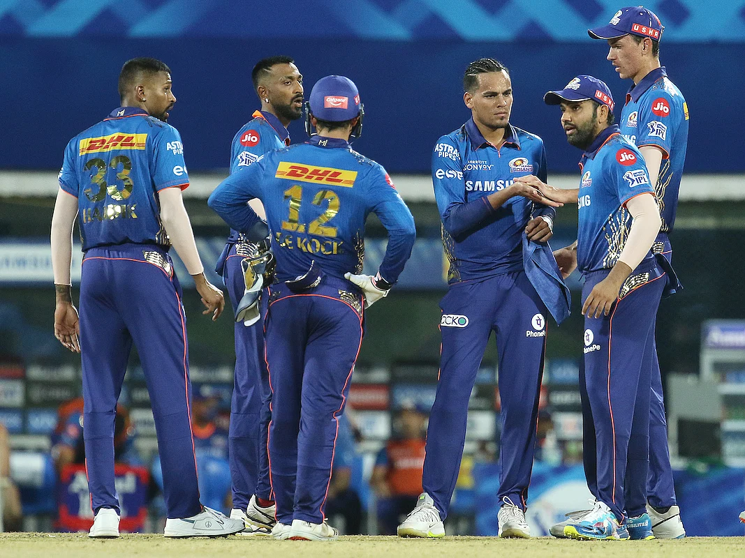 KKR v MI: 30 ஓவர்கள் சொதப்பி 10 ஓவர்களில் ஆட்டத்தை வென்ற மும்பை இந்தியன்ஸ்! | IPL 2021