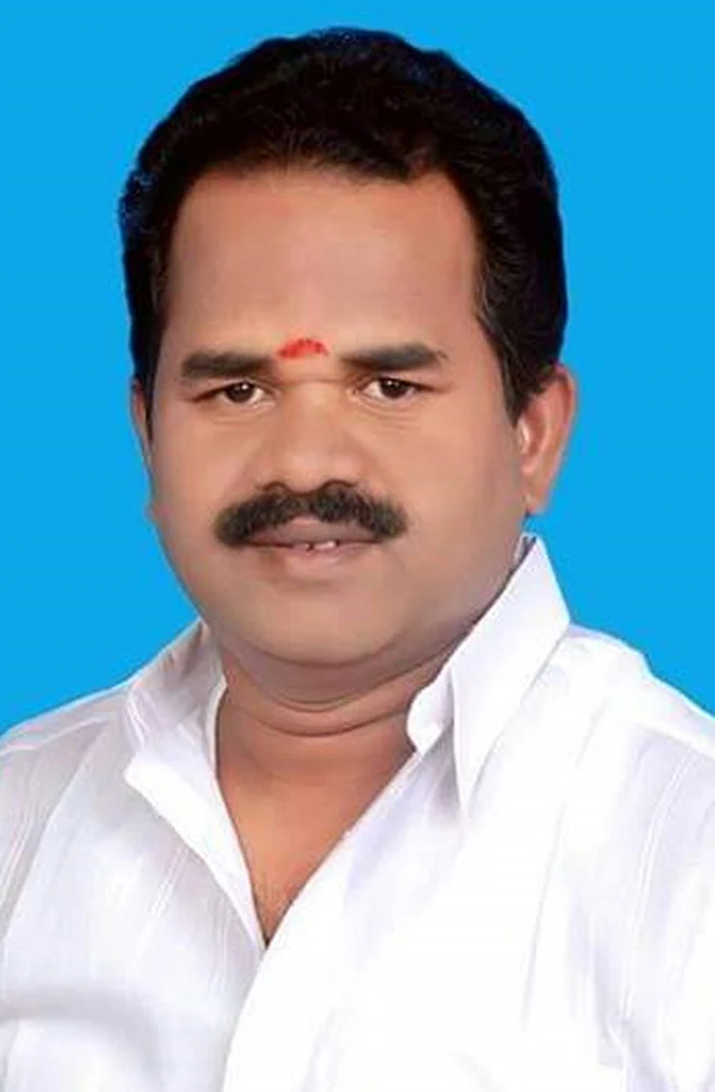 மிரட்டல்... கண்ணீர்... சாபம்... பீதியூட்டும் பிரசாரங்கள்!