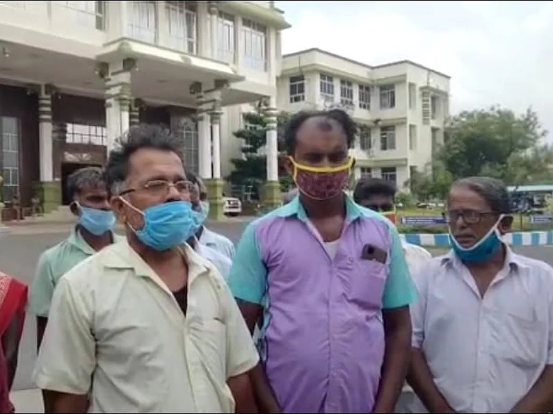 கரூர்: `ஏலச்சீட்டு நடத்தி ரூ. 50 லட்சம் மோசடி, தலைமறைவு!’ - கலங்கும் கிராம மக்கள்