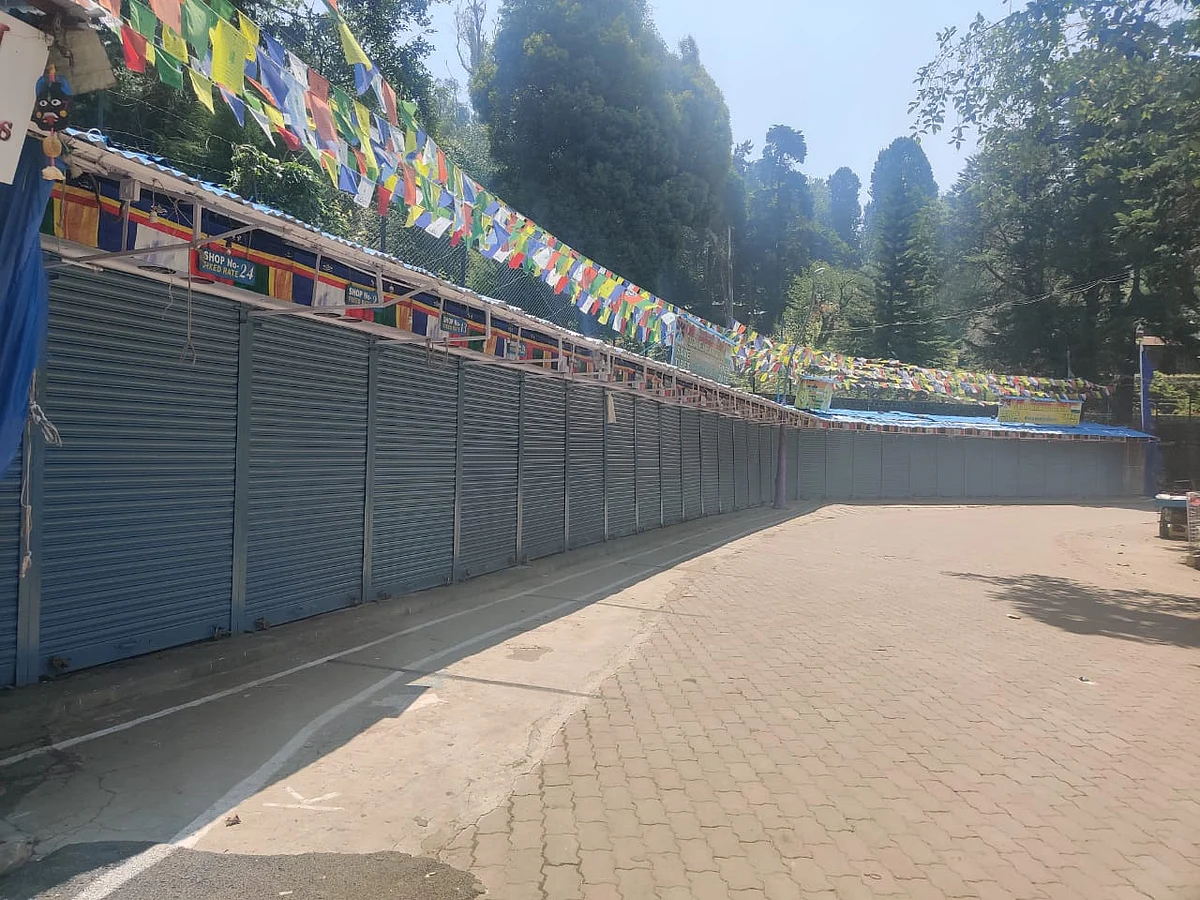 அடைக்கப்பட்டுள்ள கடைகள் - கொடைக்கானல்