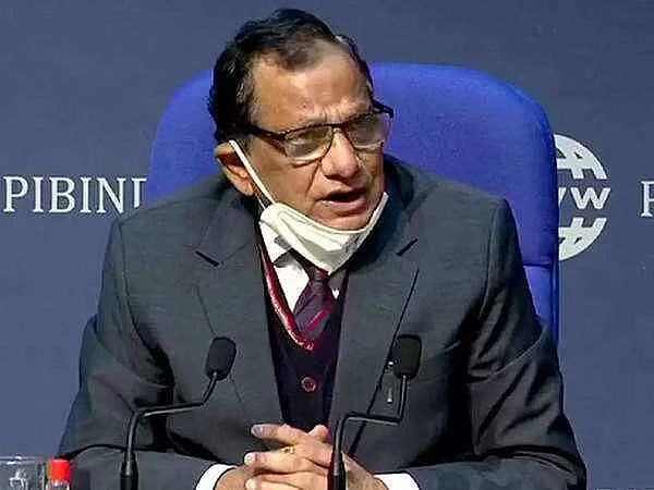 கொரோனா: `யாரையும் வீட்டுக்கு அழைக்காதீர்கள்!’ - நிதி ஆயோக் உறுப்பினர்