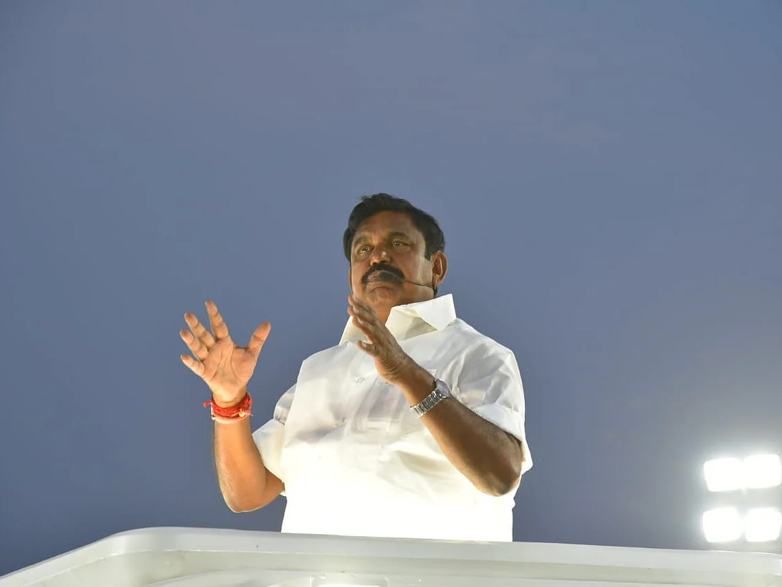 ஸ்டாலினுக்கு சவால்; தோப்பு வெங்கடாசலத்துக்குக் குட்டு! - முதல்வரின் ஈரோடு விசிட்