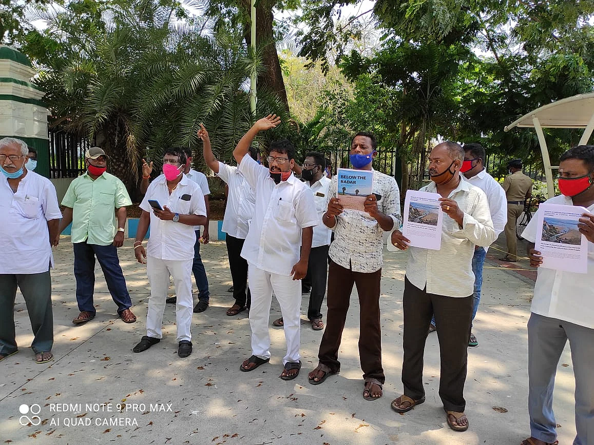 சட்டவிரோத இறால் வளர்ப்பை அரசே ஆதரிக்கலாமா... எதிர்க்கும் மீனவர்கள்... என்ன பிரச்னை?