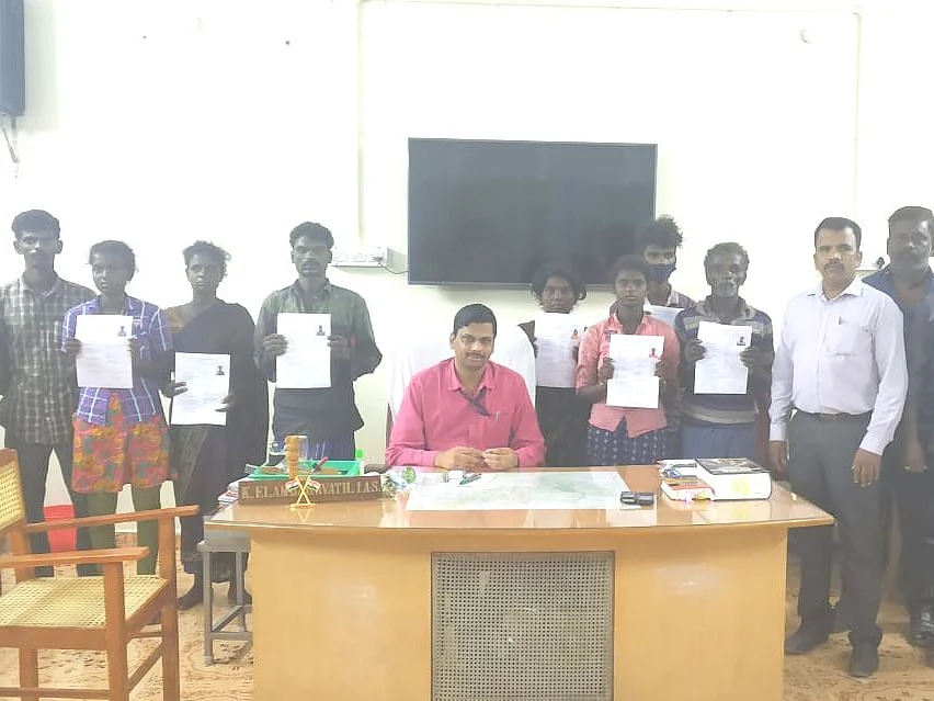 ராணிப்பேட்டை: கடனுக்கு வெற்று பேப்பரில் கையெழுத்து! - கொத்தடிமைகளாக இருந்த 13 பேர் மீட்பு