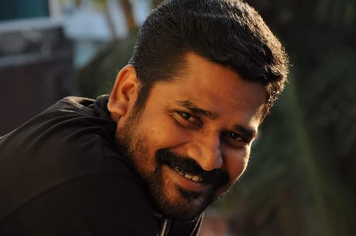 போட்டோகிராபர் அன்பு ரோஸ்