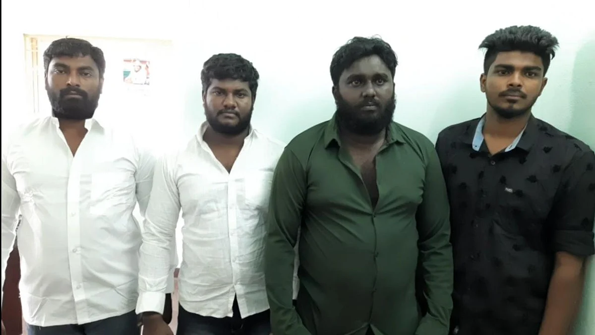கைதுசெய்யப்பட்ட ரெளடிகள்
