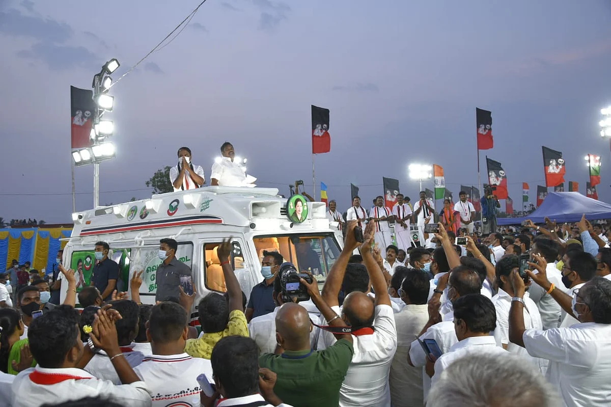 பிரசாரத்தில் எடப்பாடி பழனிசாமி