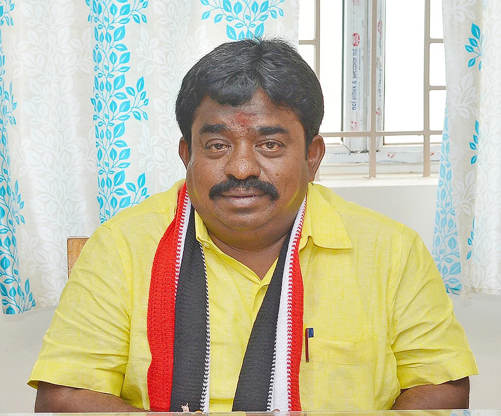 மிரட்டல்... கண்ணீர்... சாபம்... பீதியூட்டும் பிரசாரங்கள்!