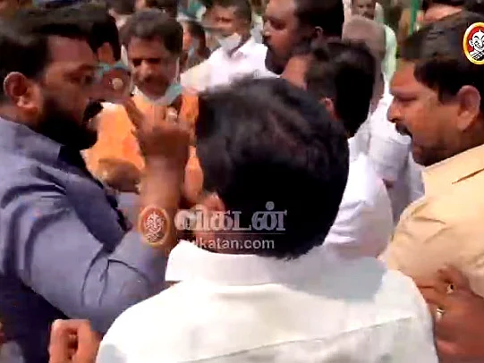 திமுக வேட்பாளர் கார்த்திகேய சிவசேனாபதியை தாக்க முயற்சியா?