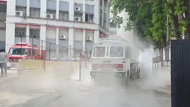 மருத்துவமனையை சூழ்ந்த ஆக்சிஜன்