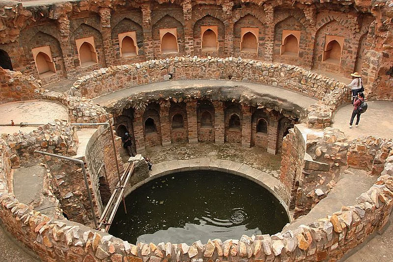 பவோலி/ Baoli