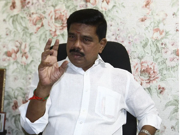 ``ரஜினிக்கு நாங்கள் தூண்டில் போடவில்லை... அவரே ஒதுங்கிவிட்டார்!’’ - சொல்கிறார் கரு.நாகராஜன்