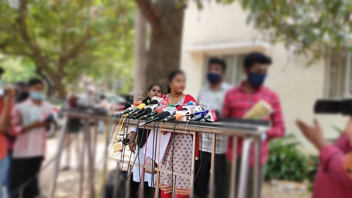 கமிஷனர் அலுவலகத்தில் டி.வி நடிகை ஜெனிஃபர்