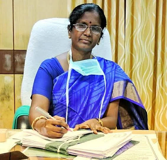 கல்லூரி முதல்வர் பூவதி