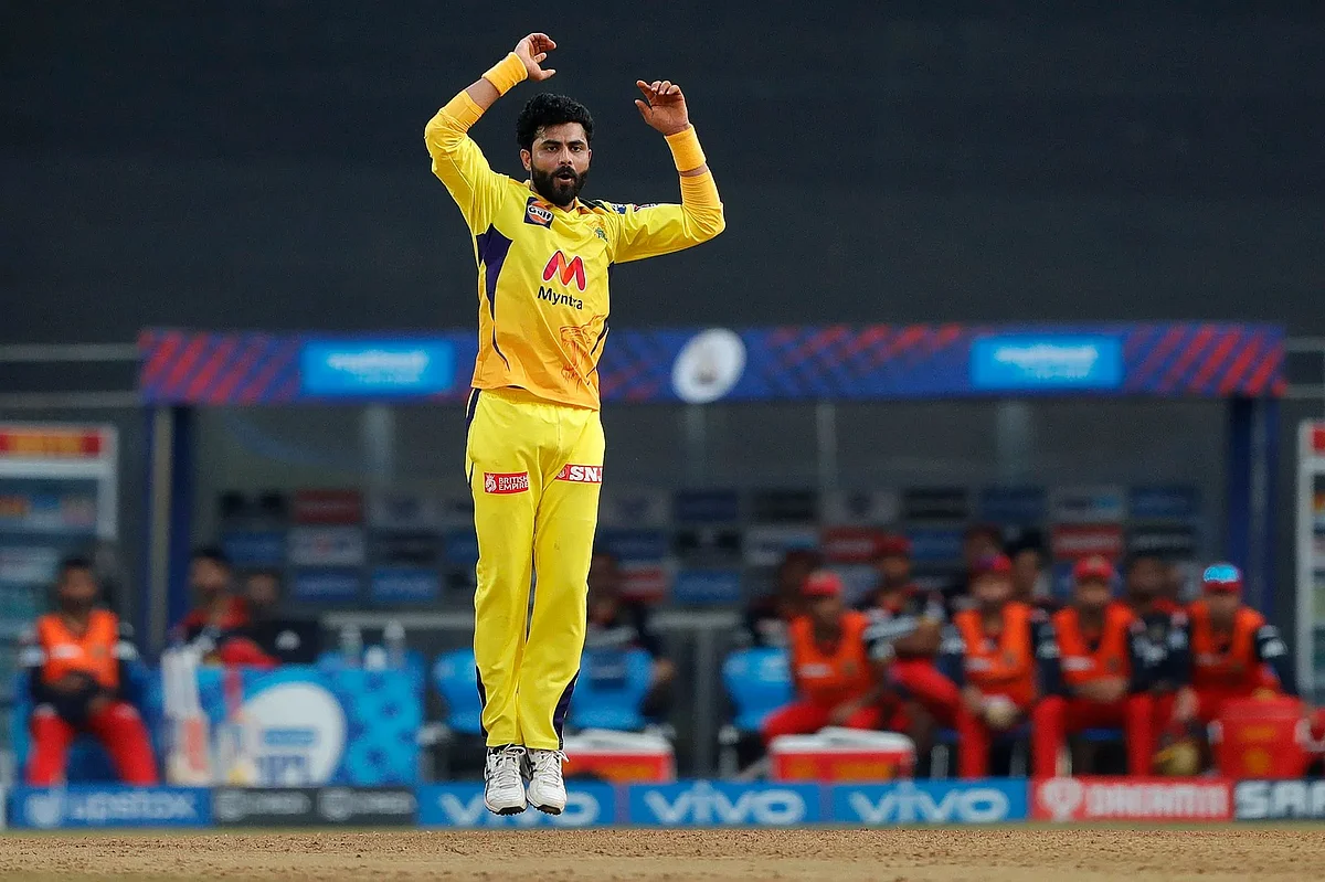 IPL 2021 : தோனியின் ஸ்டைலில், தோனியின் ஃபினிஷர்... சர் ஜடேஜா நிகழ்த்தும் அதிசயம், அற்புதம்! #Jadeja
