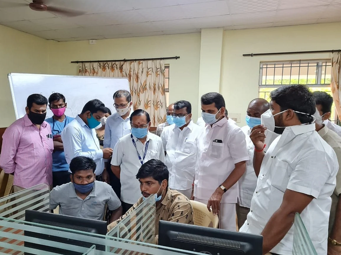 கரூர்: `ஆளில்லாத அறையில் கணினி இயங்கியது எப்படி?!' - செந்தில் பாலாஜி
