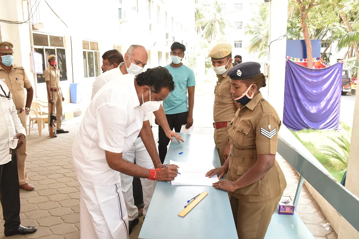 ஆய்வுசெய்யும் எம்.ஆர்.விஜயபாஸ்கர்