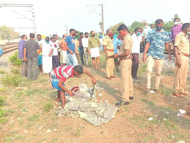 வேலூர்: பட்டாசுக்கடை விபத்தில், இரு குழந்தைகளையும் இழந்த தாய்! - ரயில் முன் பாய்ந்த சோகம்