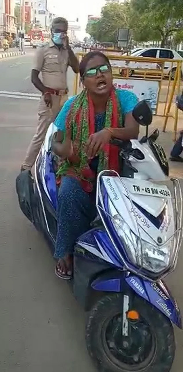 இளம் பெண் நந்தினி