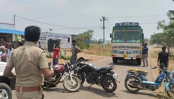 சாலை மறியல் போராட்டத்தில் குதித்த மக்கள்