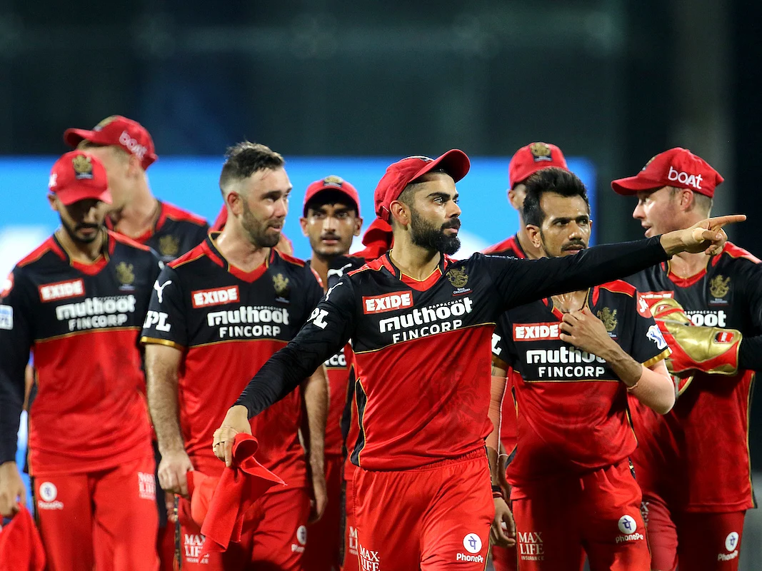 RCB v KKR: இது கனவா... நனவா... உயரே பறக்கும் ஆர்சிபியின் கொடி!