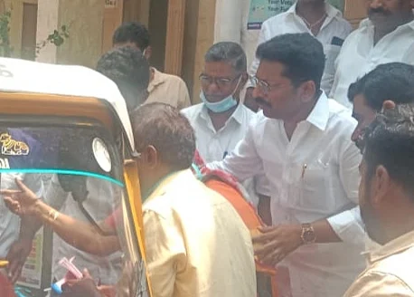 சிகிச்சை அளித்த டாக்டர் சரவணன்