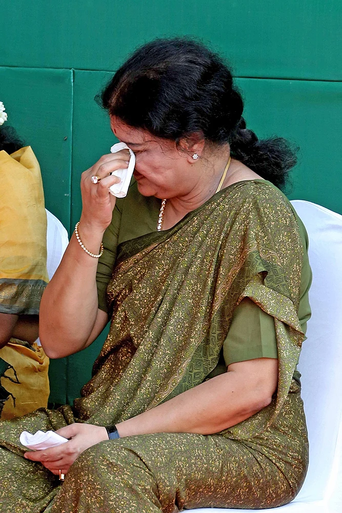 மிஸ்டர் கழுகு: அமித் ஷாவுடன் மிட்நைட் மீட்டிங்!