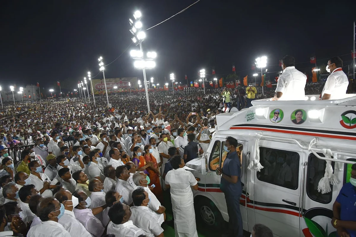 பிரசாரத்தில் எடப்பாடி பழனிசாமி