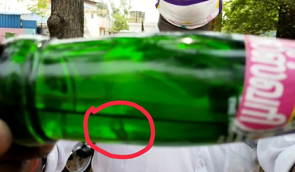 பன்னீர் சோடாவுக்குள் கிடந்த ஊசி