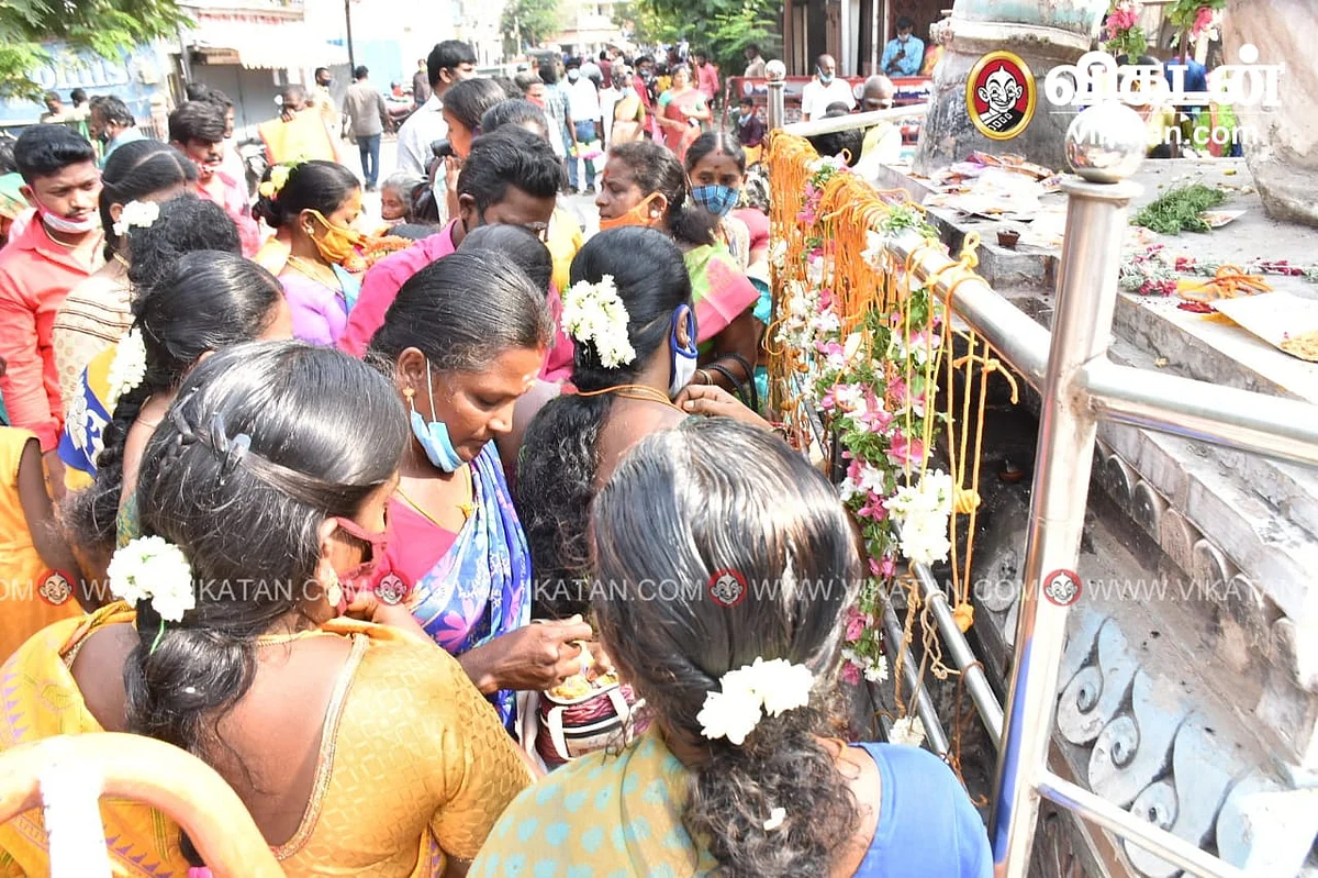 வந்திருந்த மக்கள்