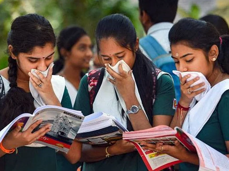 கொரோனா காலத்தில் பொதுத் தேர்வுகள்