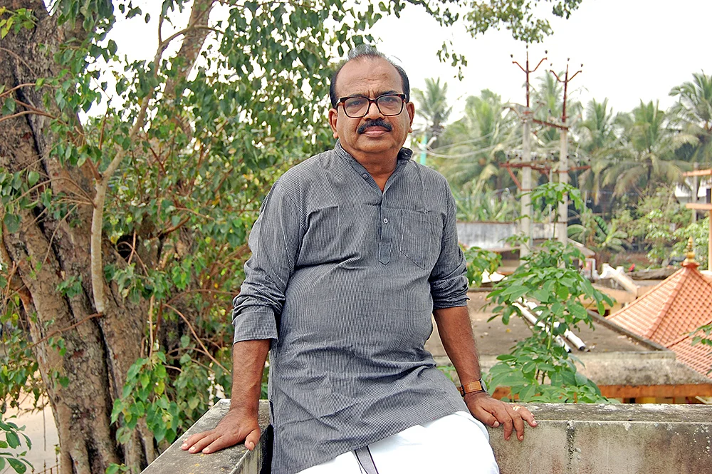 மிரட்டல்... கண்ணீர்... சாபம்... பீதியூட்டும் பிரசாரங்கள்!