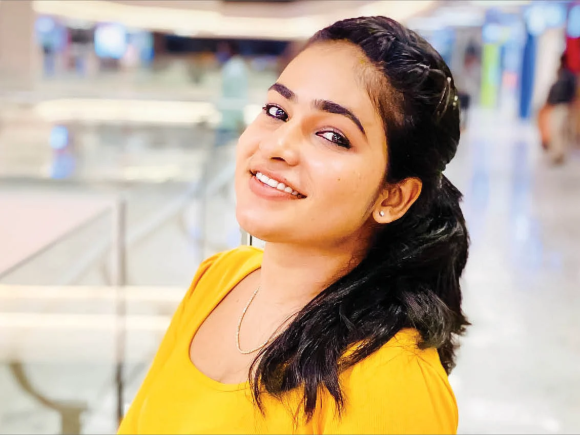 விகடன் TV: “சாண்டி மாஸ்டர் ஹீரோயின் நான்!”