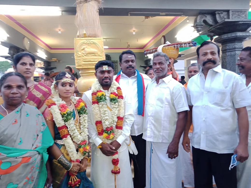 சொந்தங்களுடன்...