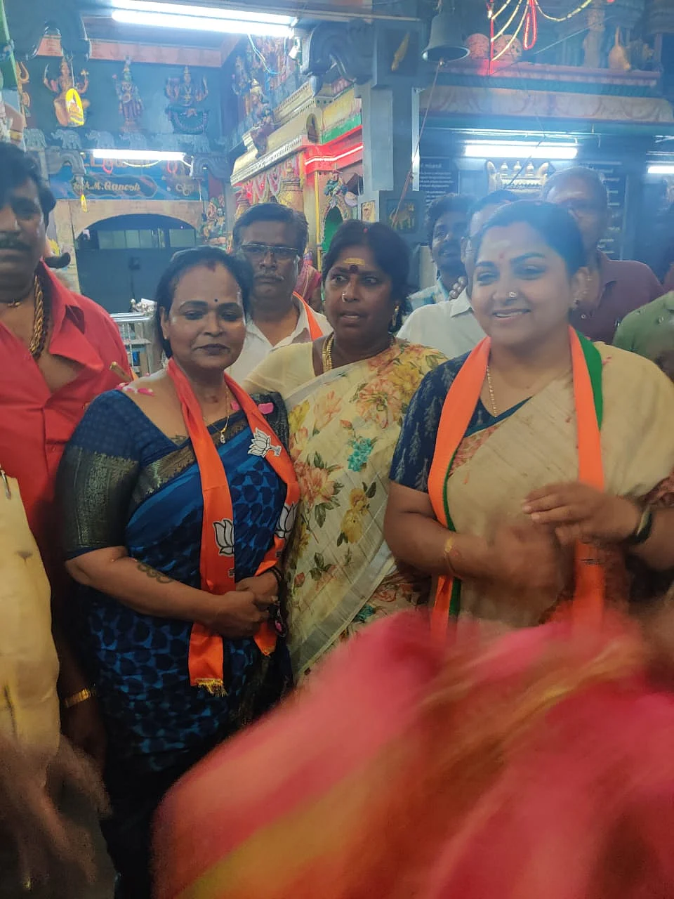 குஷ்புவுடன் கலா