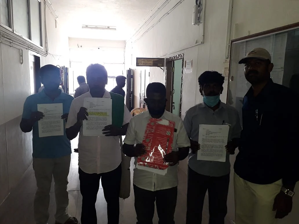 சமூக ஆர்வலர்கள்