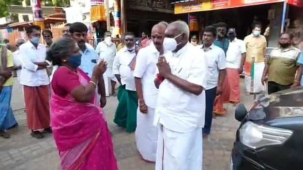 பொன்.ராதாகிருஷ்ணனுடன் அப்பெண்மணி