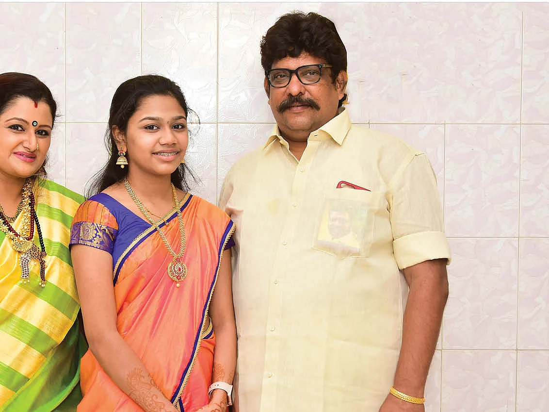 விகடன் TV: “மக்கள் சினிமாவையும் அரசியலையும் குழப்பிக்கலை!”
