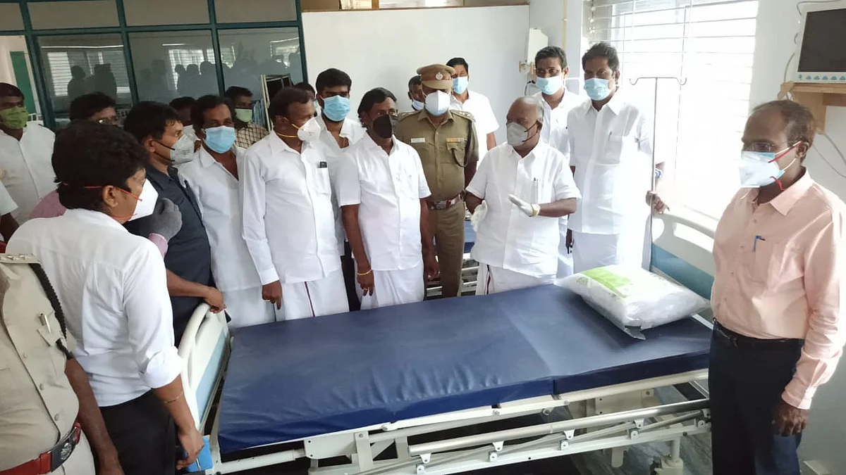 அரசு மருத்துவமனையில் ஆய்வு செய்த அமைச்சர்.