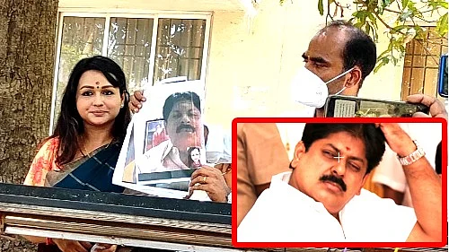 முன்னாள் அதிமுக அமைச்சர் மணிகண்டன் மீது நடிகை புகார்