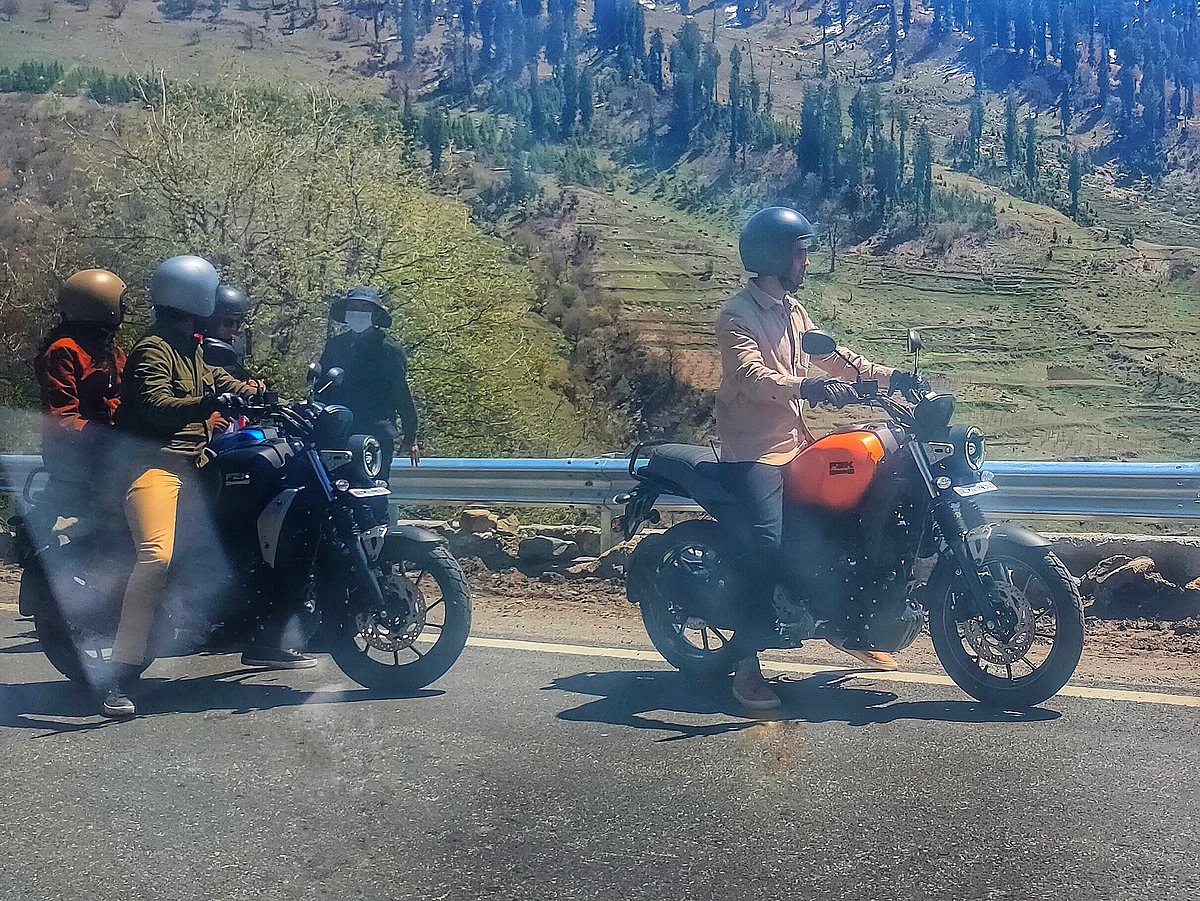 யமஹாவின் டிவி விளம்பரப் படப்பிடிப்பில் FZ-X